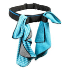 Blaues mikrofasertuch set für autopflege mit komfort-gürtel von moerman und schwarz gestreiftem elastikband