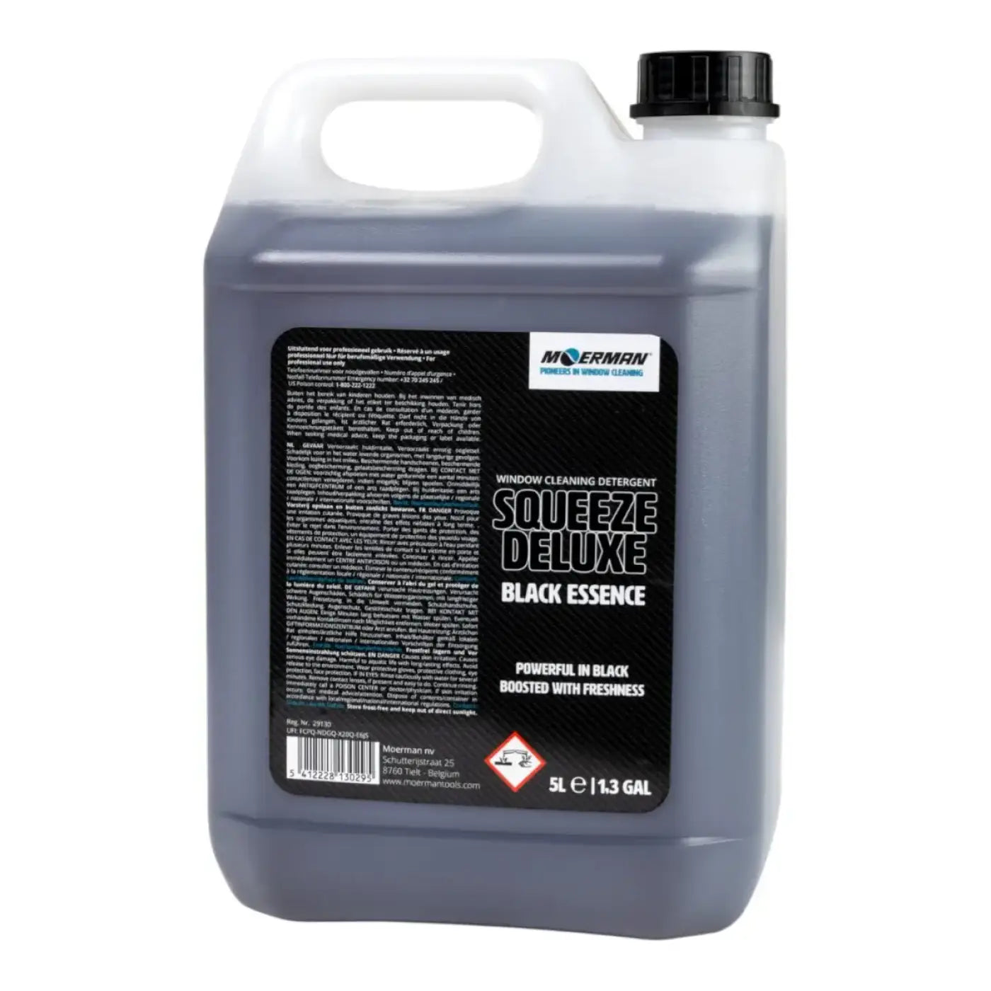Ein 5 liter kanister moerman squeeze deluxe black essence fensterreiniger mit schwarzem etikett und schraubverschluss