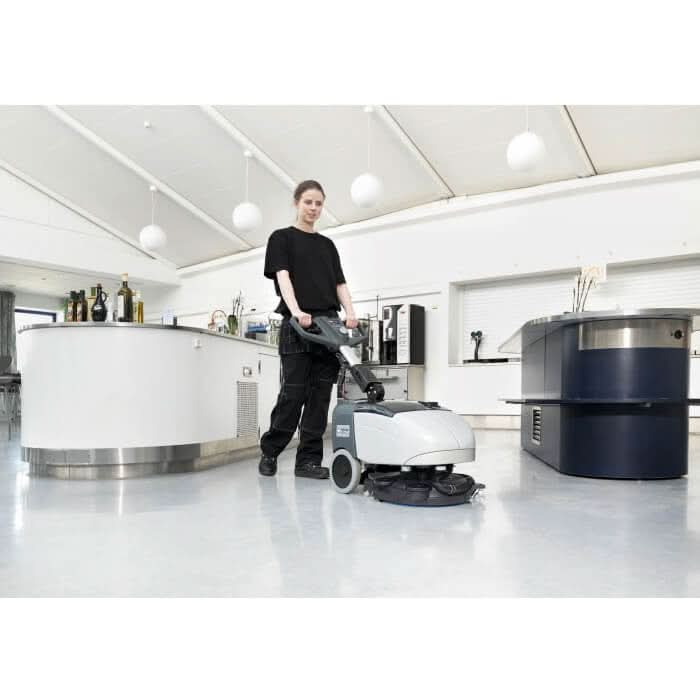Nilfisk Scheuersaugmaschine SC351 komplett.