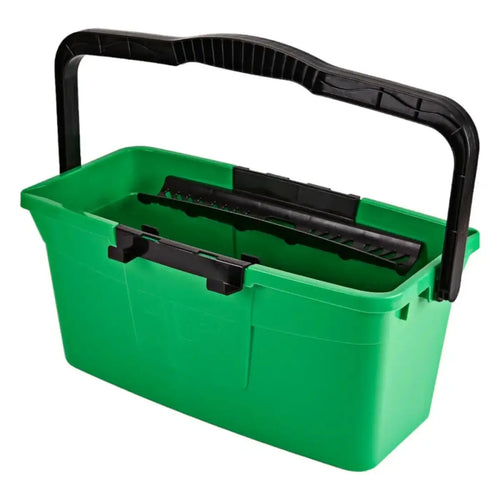 Grüner ungder 12 liter plastikmopp-eimer mit schwarzem griff und integriertem scheuerbürste