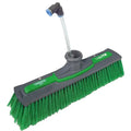 Unger nLITE Power Bürste grün mit grauem Griff und integriertem Wasserschlauch für nasse Reinigung